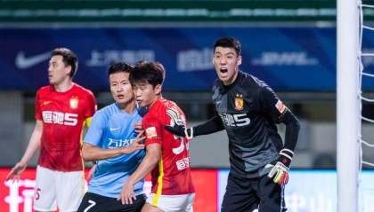 低調看直播-广州队拼出一场平局！郑智上任两场斩4分开好头