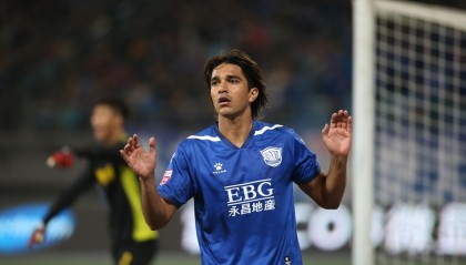 38岁中超旧将想复出踢跨洲附加赛，玻利维亚主帅婉拒：一年没踢球