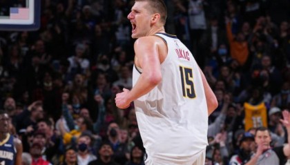 末节+加时11中10轰30分！约基奇神迹一战冲向MVP